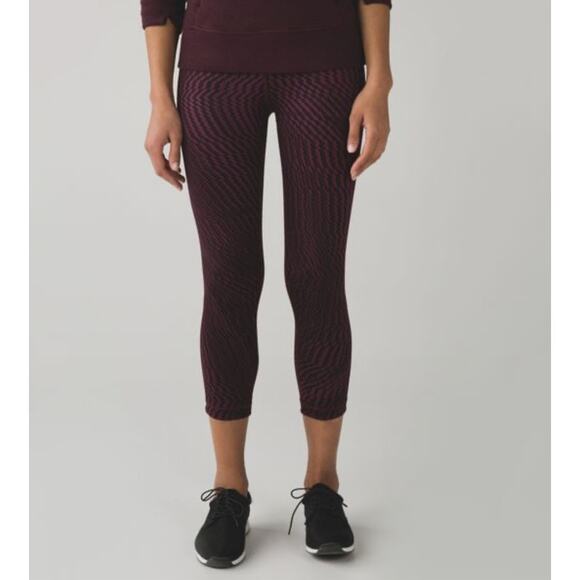 Lululemom Wunder under crop high rise Shifted horizon grape - Picture 1 of 8